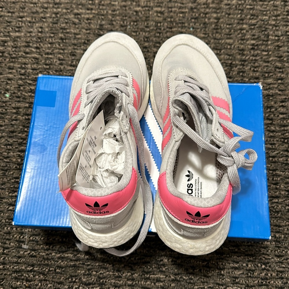 Adidas - Picture 3 of 5